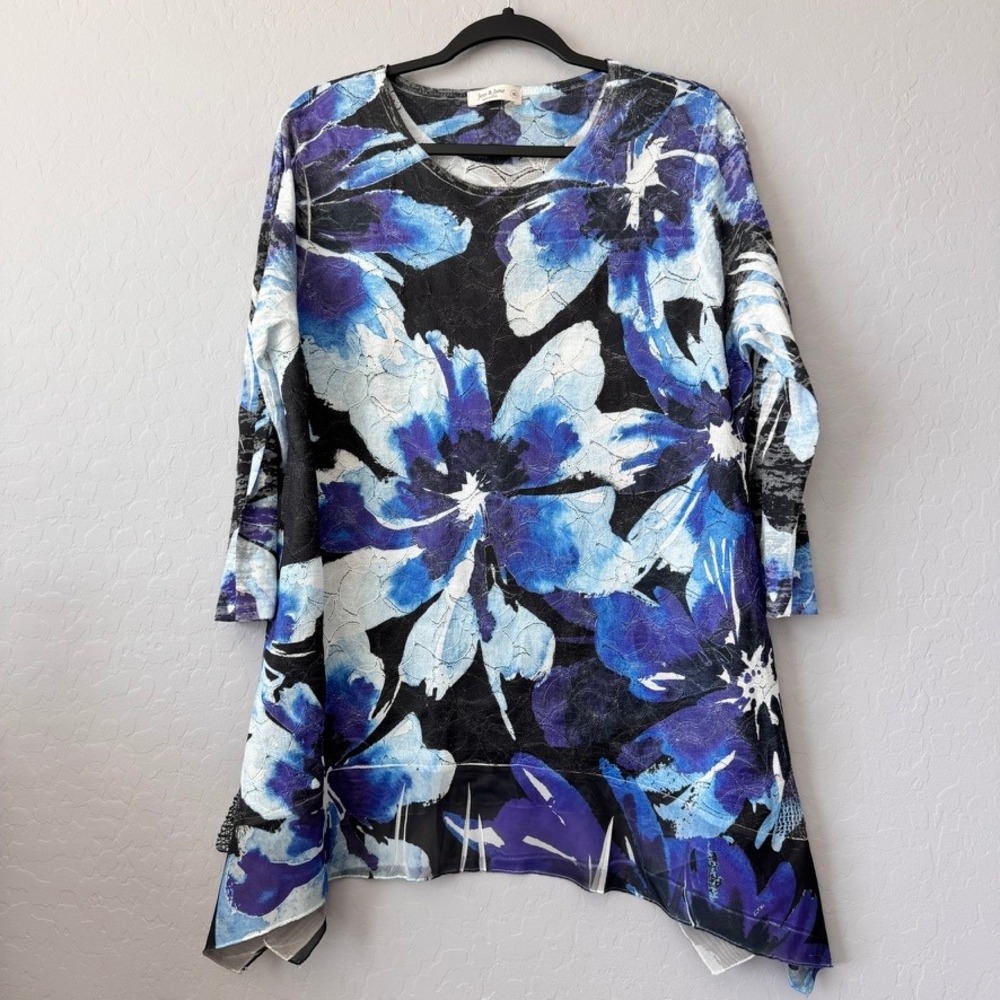 Jess & Jane XL Tunic Top Blue Black Long Sleeve Floral Sharkbite Hem LC2-000
